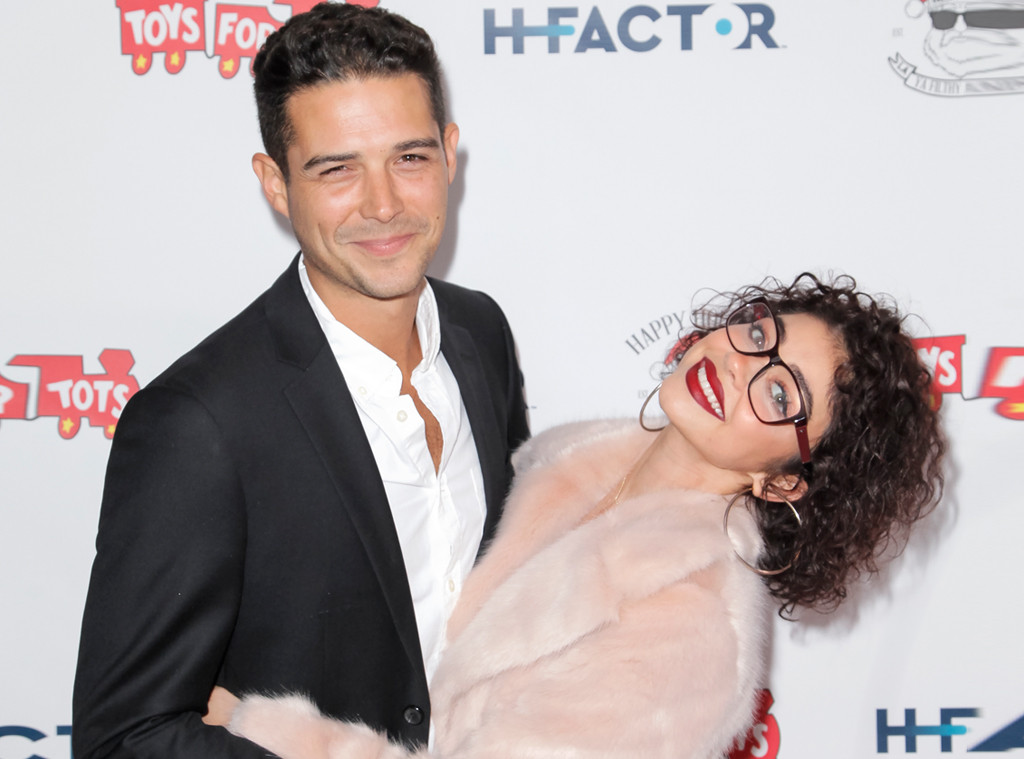Sarah Hyland, Wells Adams Sarah Hyland, Wells Adams
